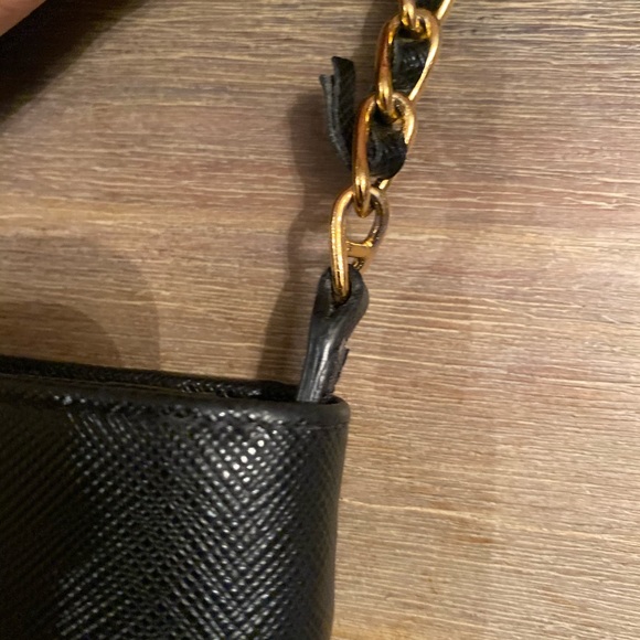 Prada Saffiano Wallet on chain - Picture 4 of 8